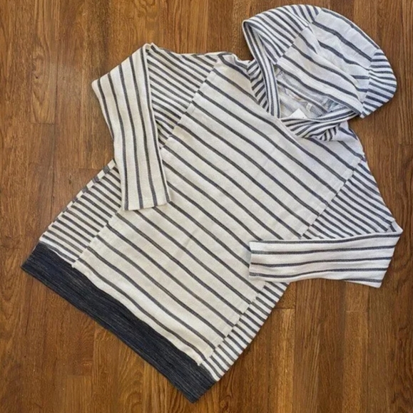 Soft Surroundings oversized hoodie - Picture 2 of 8